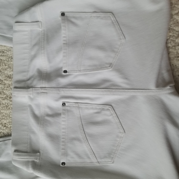 LIKE NEW: Bundle of 3 Skinny Jeans - Picture 3 of 9